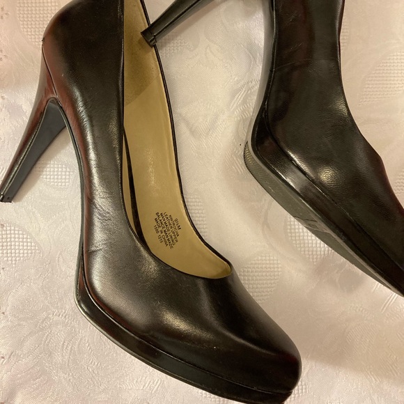 Nine West Shoes - Classy black stilettos. Size 9-1/2.